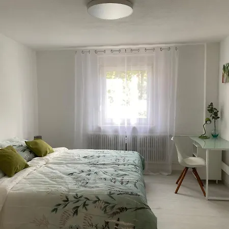 Apartment Gruene Oase Neben Hbf, 10 Min Von Duesseldorf Hbf *