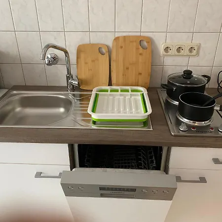 Gruene Oase Neben Hbf, 10 Min Von Duesseldorf Hbf Apartment