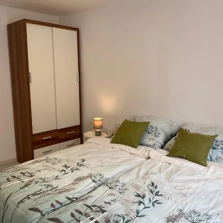 Gruene Oase Neben Hbf, 10 Min Von Duesseldorf Hbf Apartment