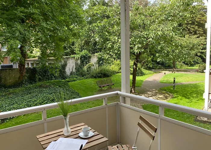 Gruene Oase Neben Hbf, 10 Min Von Duesseldorf Hbf Apartment Duisburg