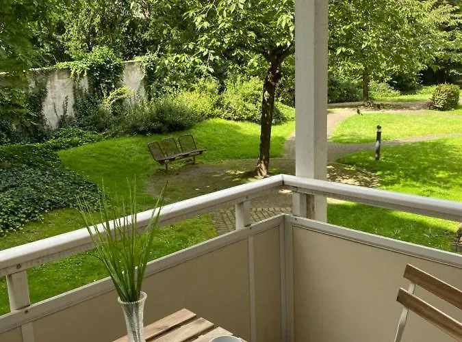 Apartment Gruene Oase Neben Hbf, 10 Min Von Duesseldorf Hbf *