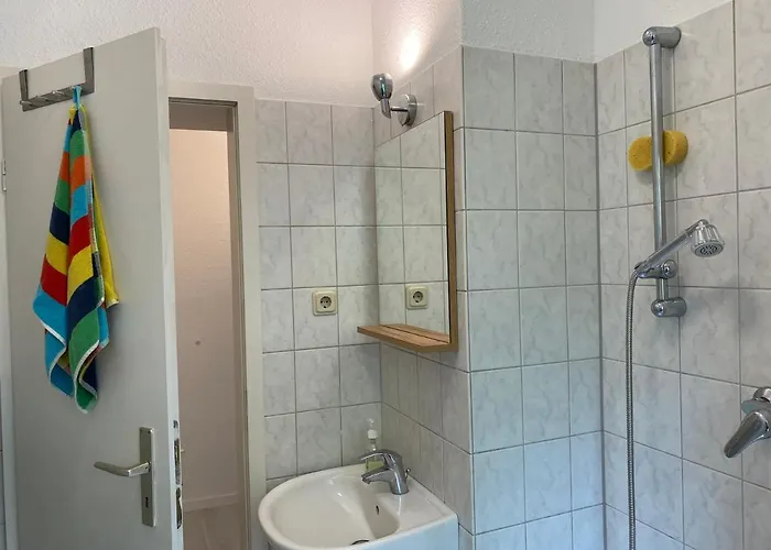 Apartment Gruene Oase Neben Hbf, 10 Min Von Duesseldorf Hbf *